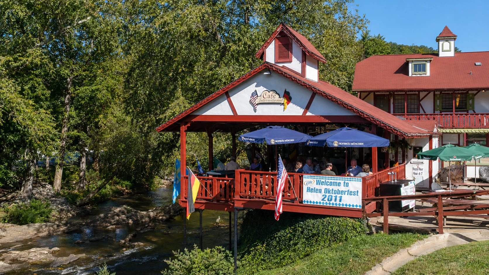 Cafe International Exterior