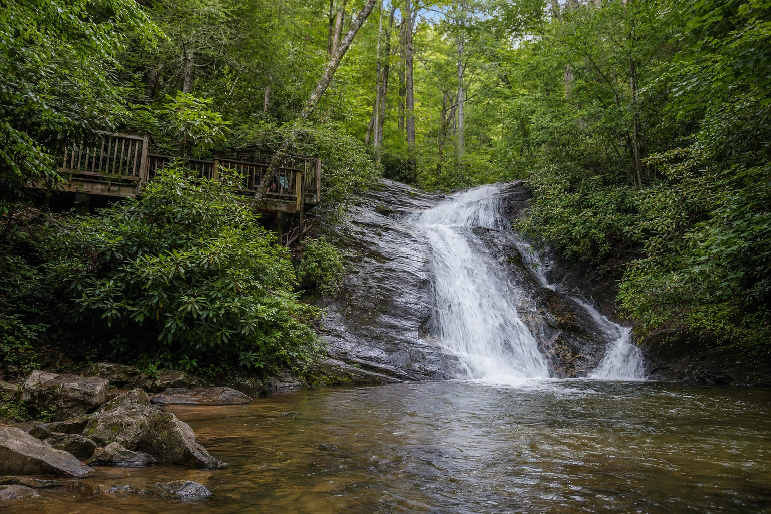 Dukes Creek Falls Close
