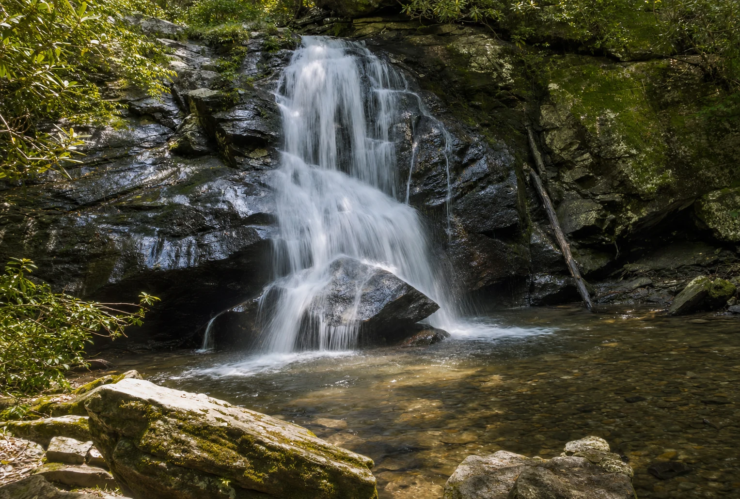 Raven Cliff Falls
