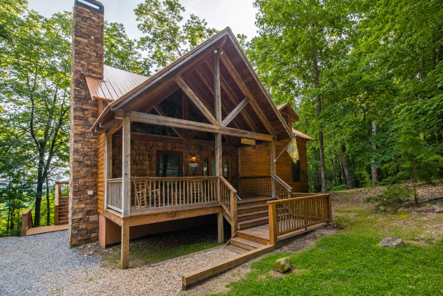 Bluecreek Cabins Riverside Manor