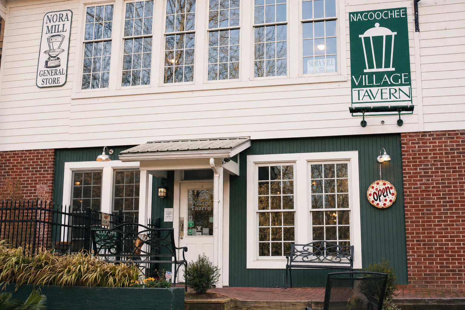 Nacoochee Tavern Pizzeria
