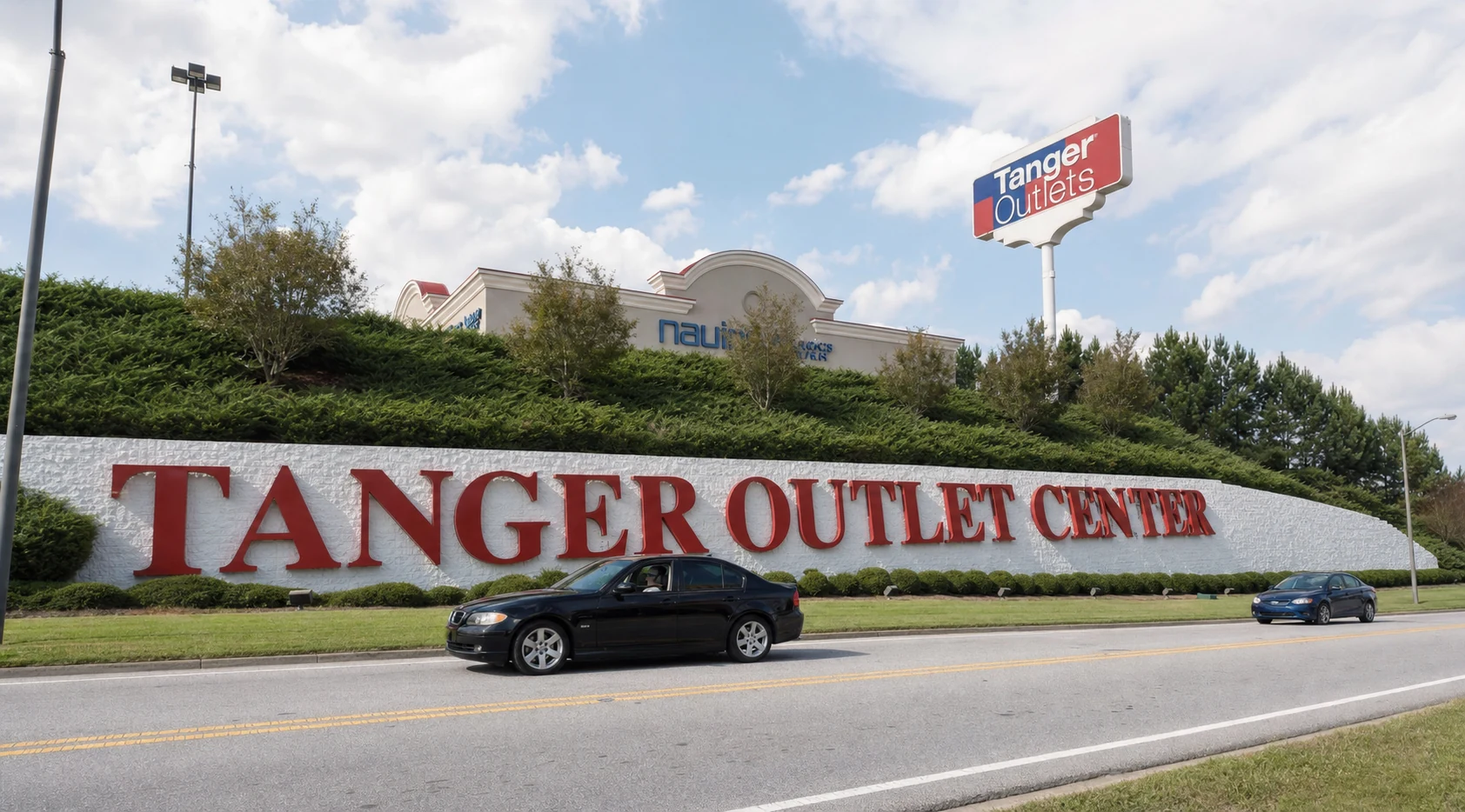 Tanger Outlets Commerce