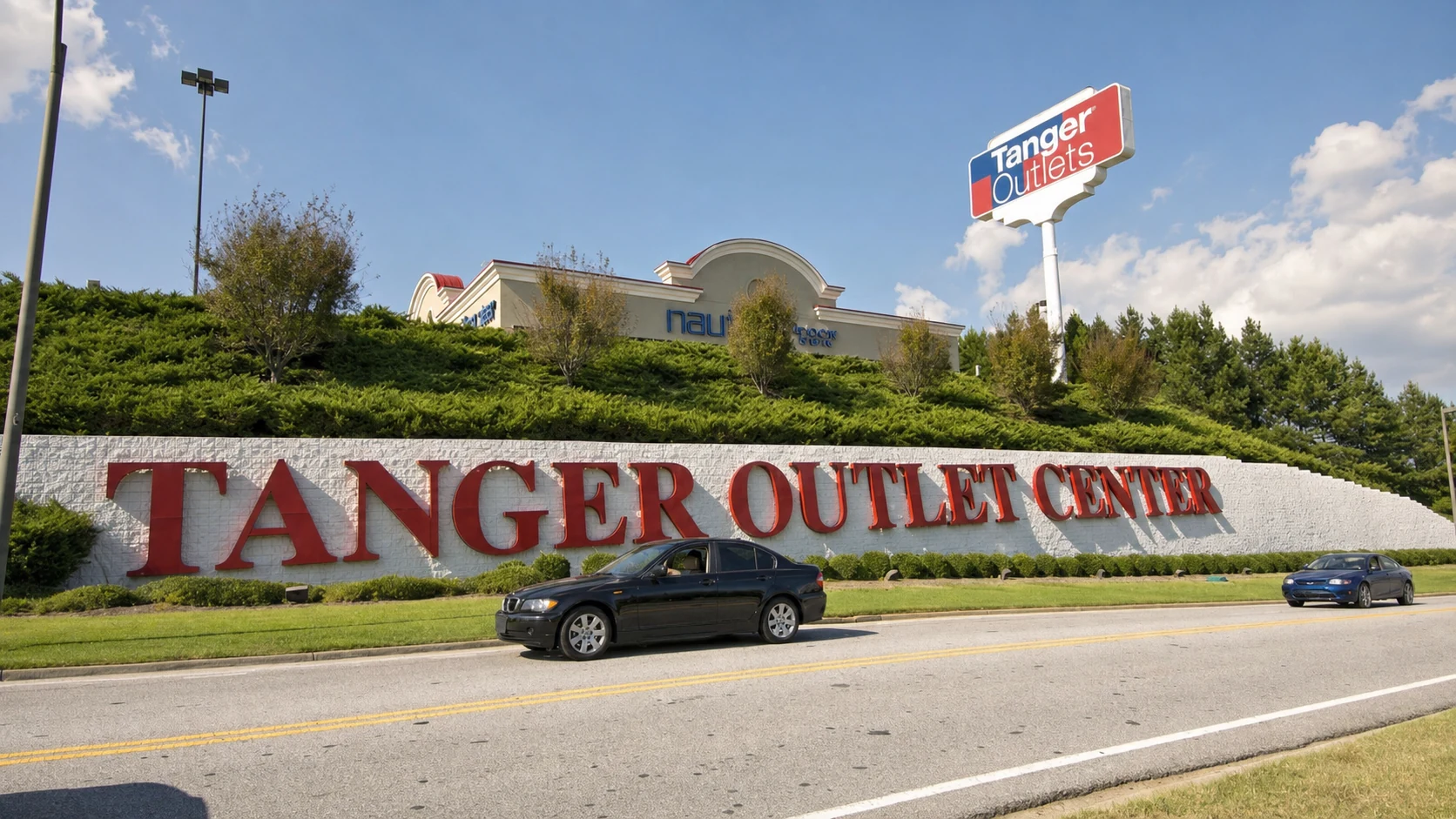 Tanger Outlets Commerce