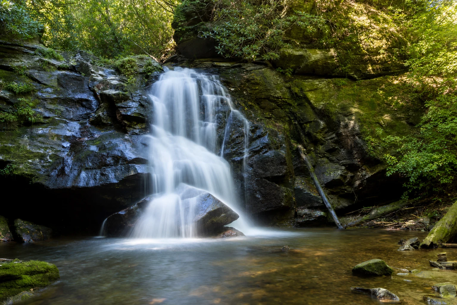 Raven Cliffs Falls