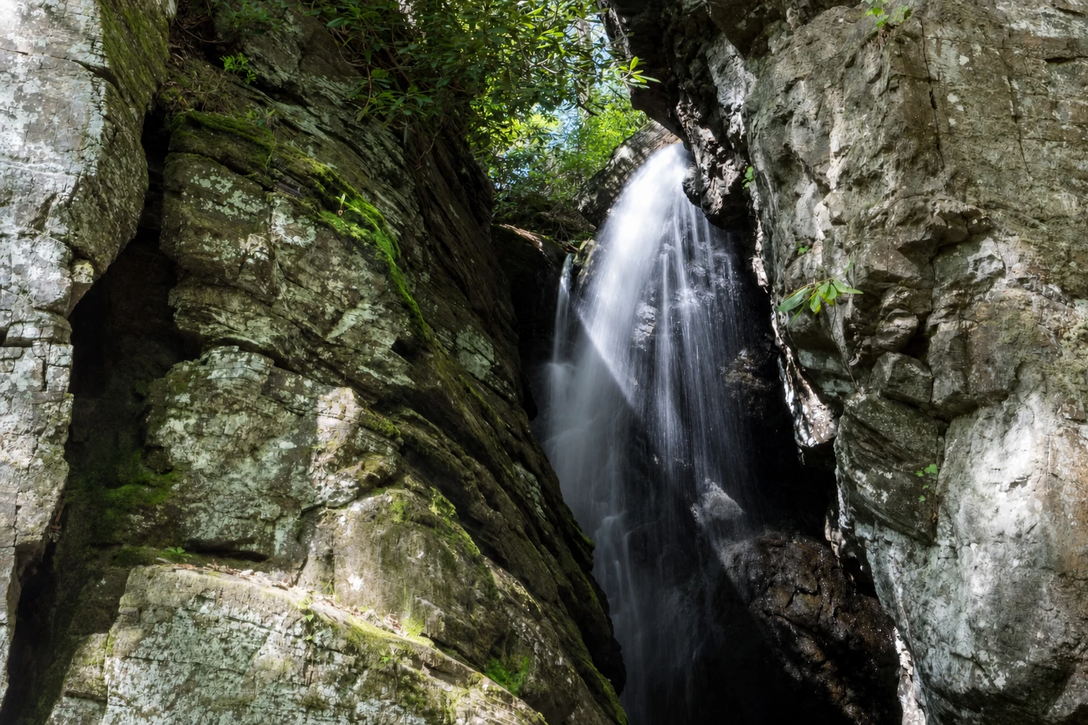 Raven Cliff Falls