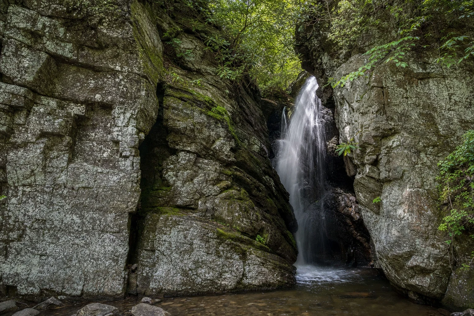 Raven Cliff Falls