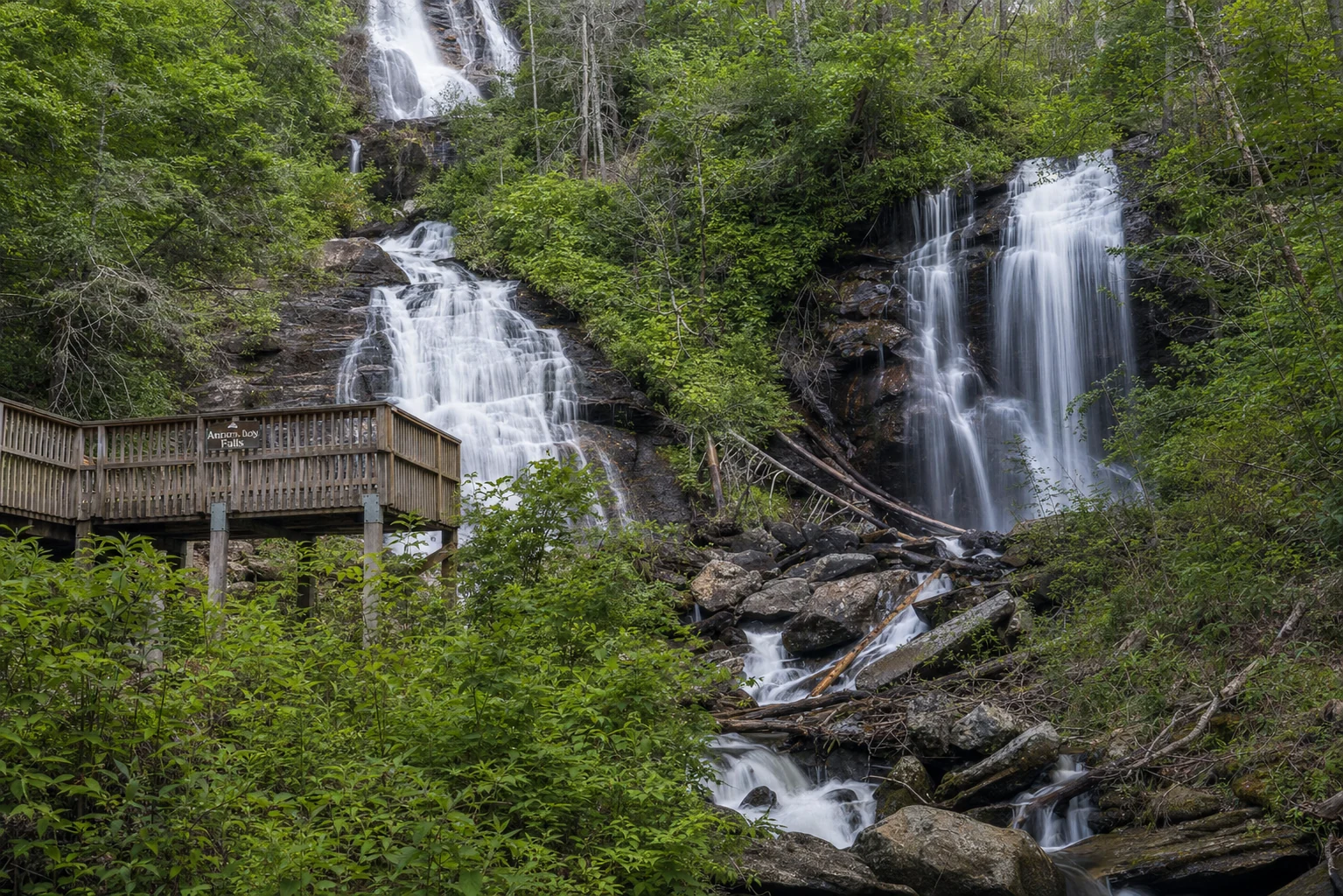 Anna Ruby Falls