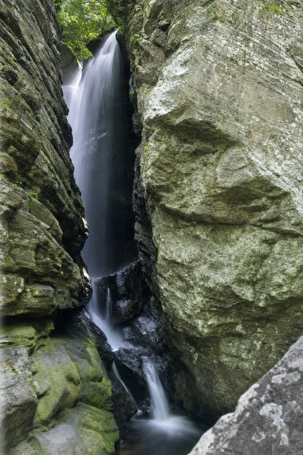 Raven Cliff Falls