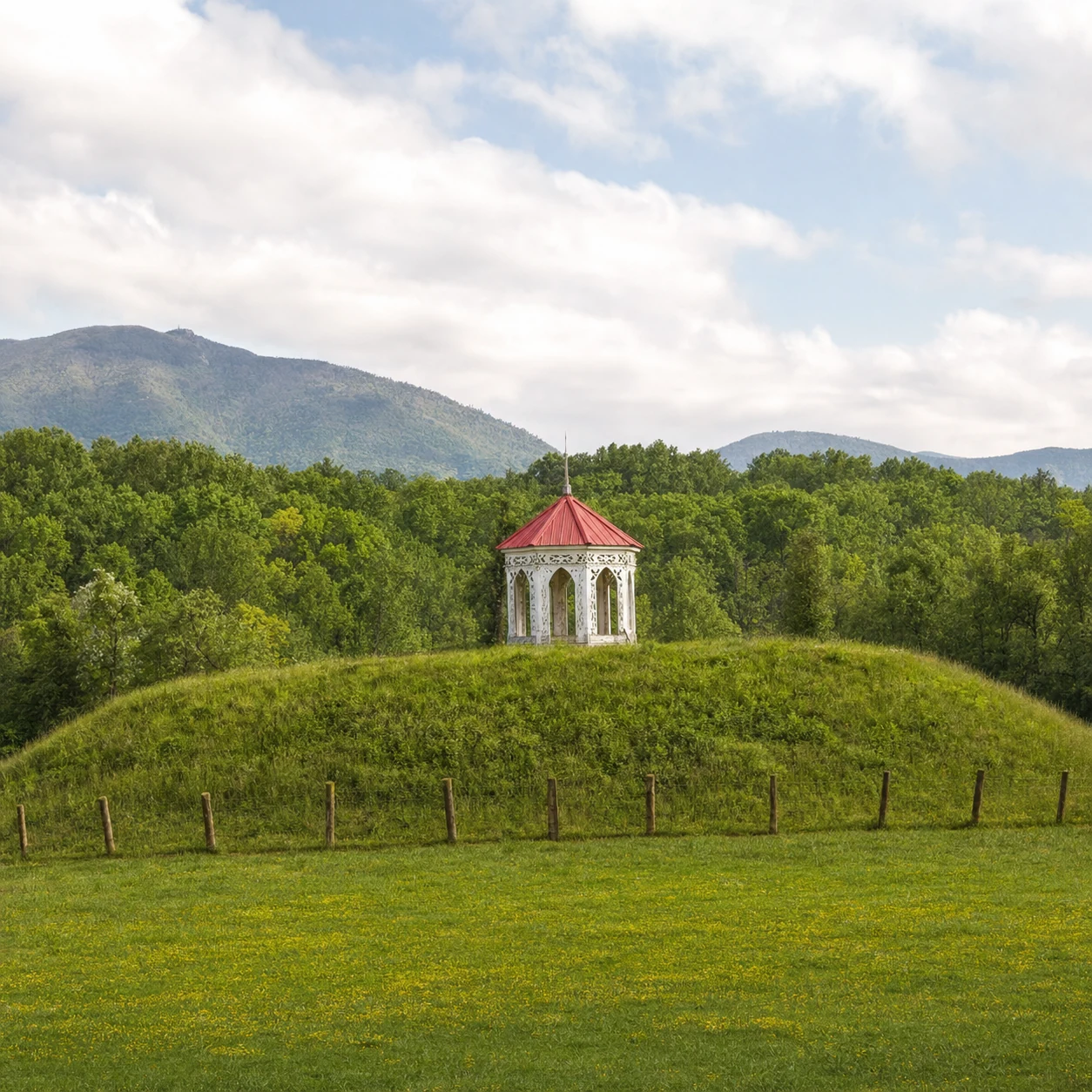 Hardman Farm Gazebo-Topped Silo