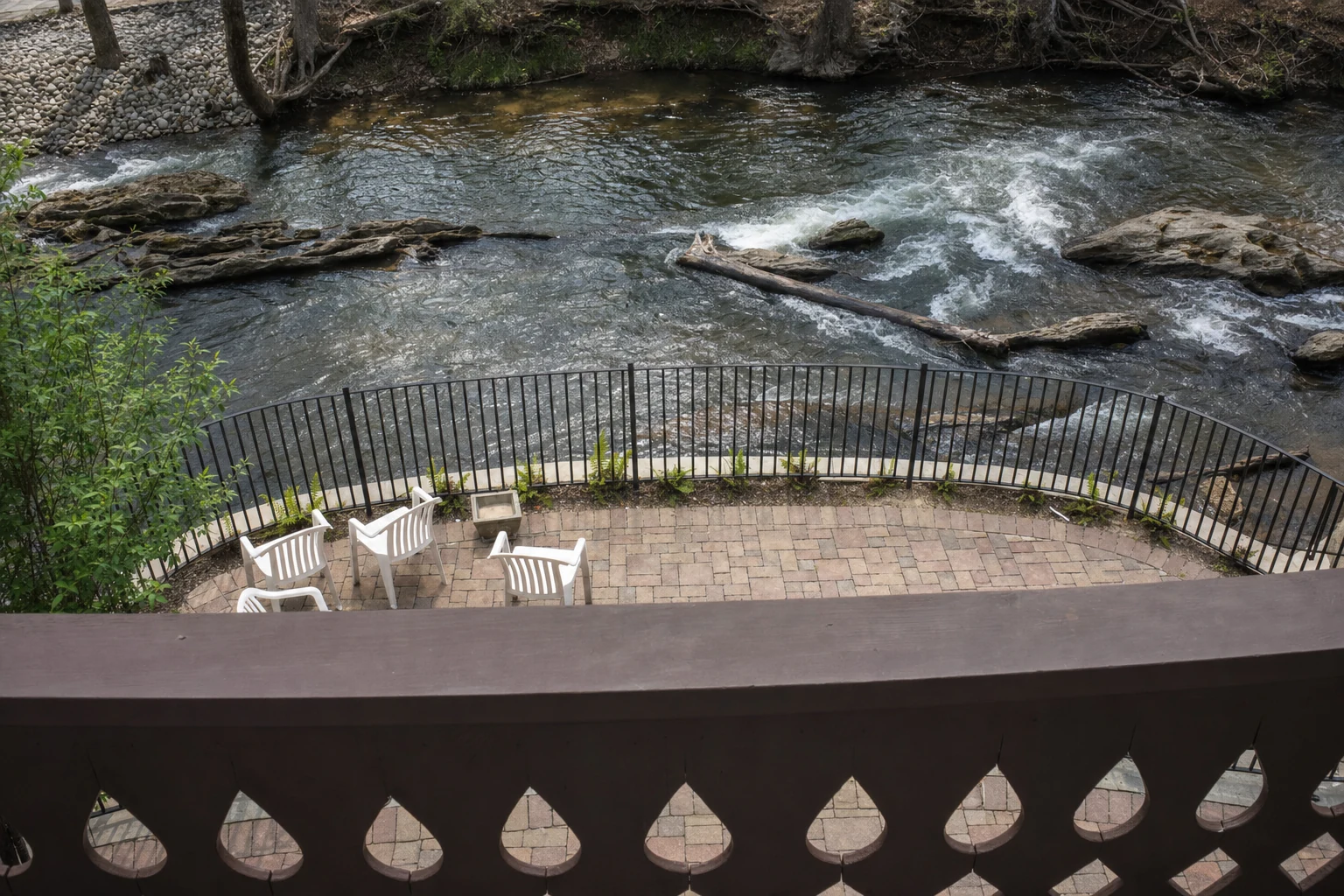 Helendorf River Inn Riverfront Suite Balcony