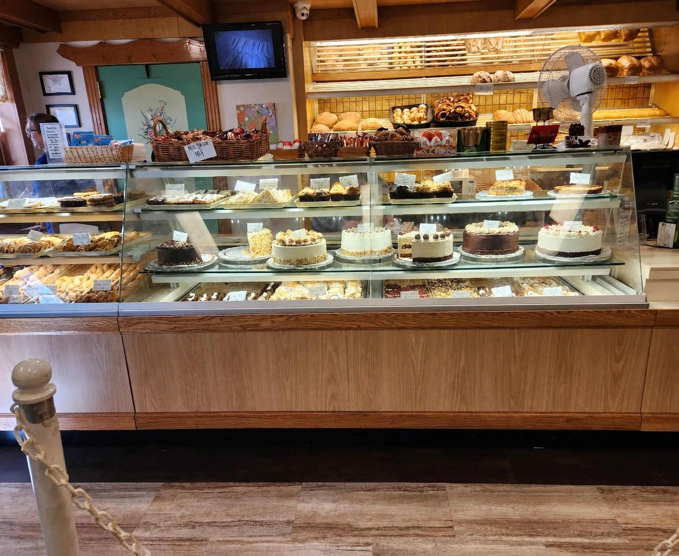 Hofer's Bakery & Cafe Interior
