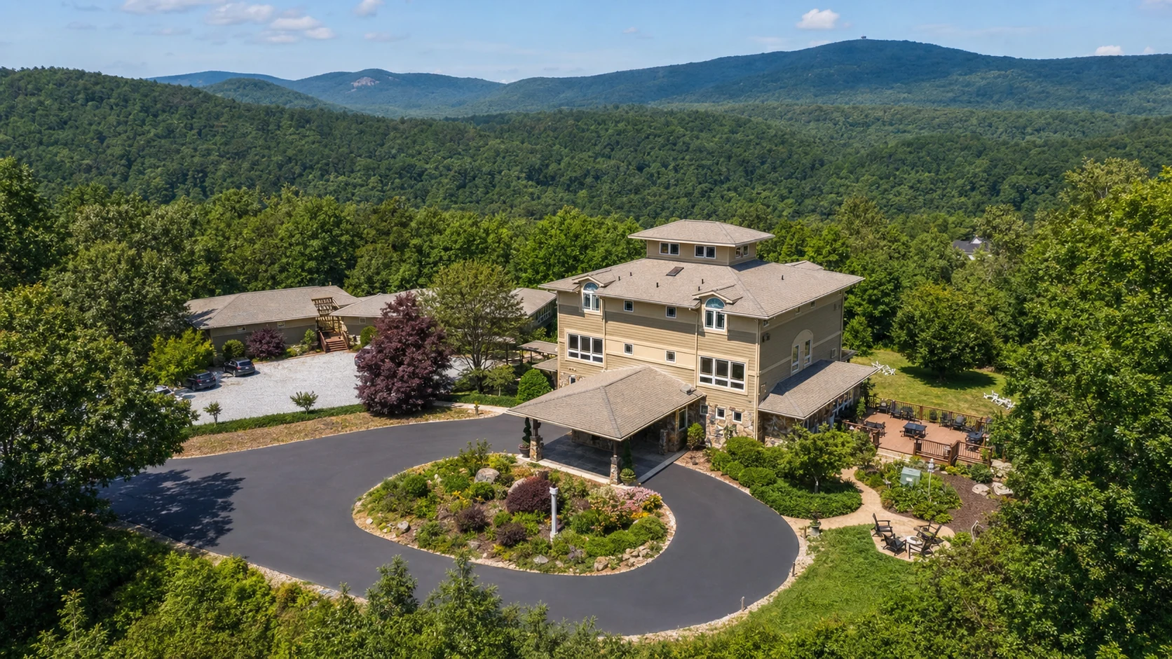 Lucille's Mountain Top Inn & Spa