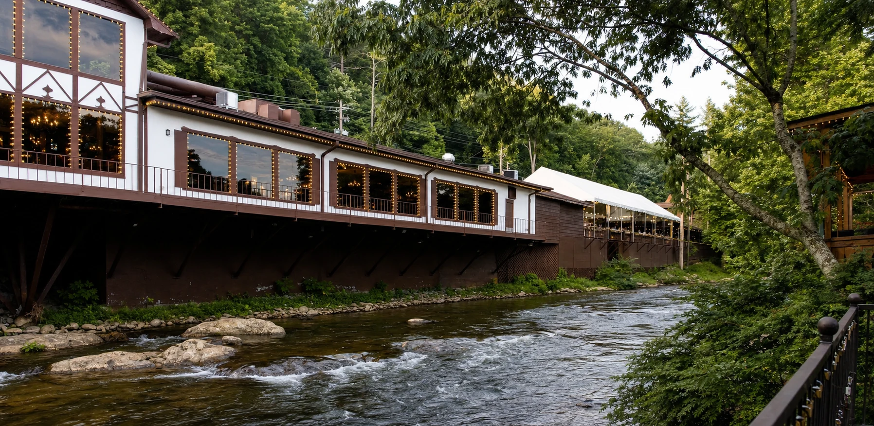 Paul's Steakhouse River Deck