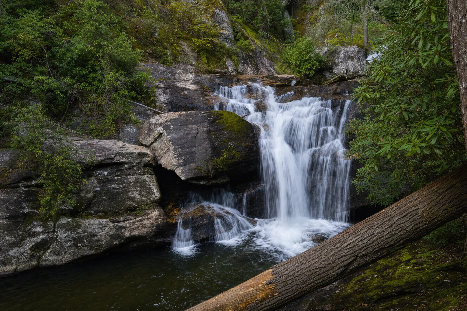 Dukes Creek Falls