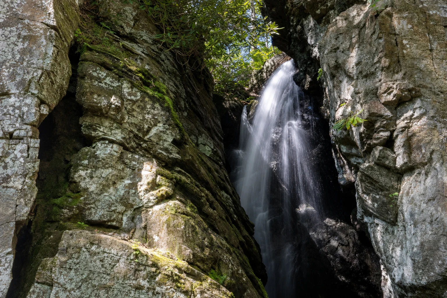 Raven Cliff Falls